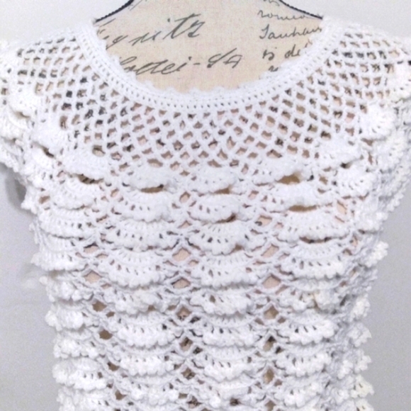 Hand made One Of A Kind White cap sleeve Crochet top - Picture 4 of 5